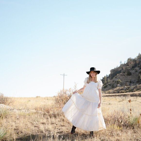 1970's Wedding Dress, Vintage White Eye-lit details, yellow ribbon, Size Medium - Picture 4 of 14